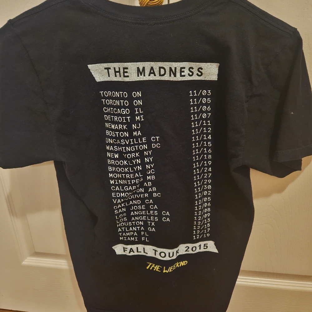 The Weekend XO 2015 Concert T-shirt - Picture 3 of 3